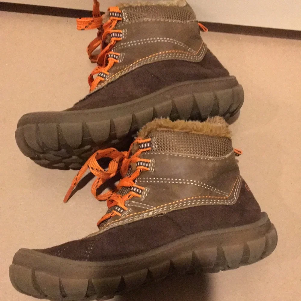 Oshkosh B'gosh lace up Marley2-01 faux fur boots kids size 12 brown beige